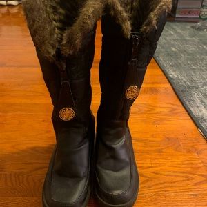 Juicy couture winter boots in great condition